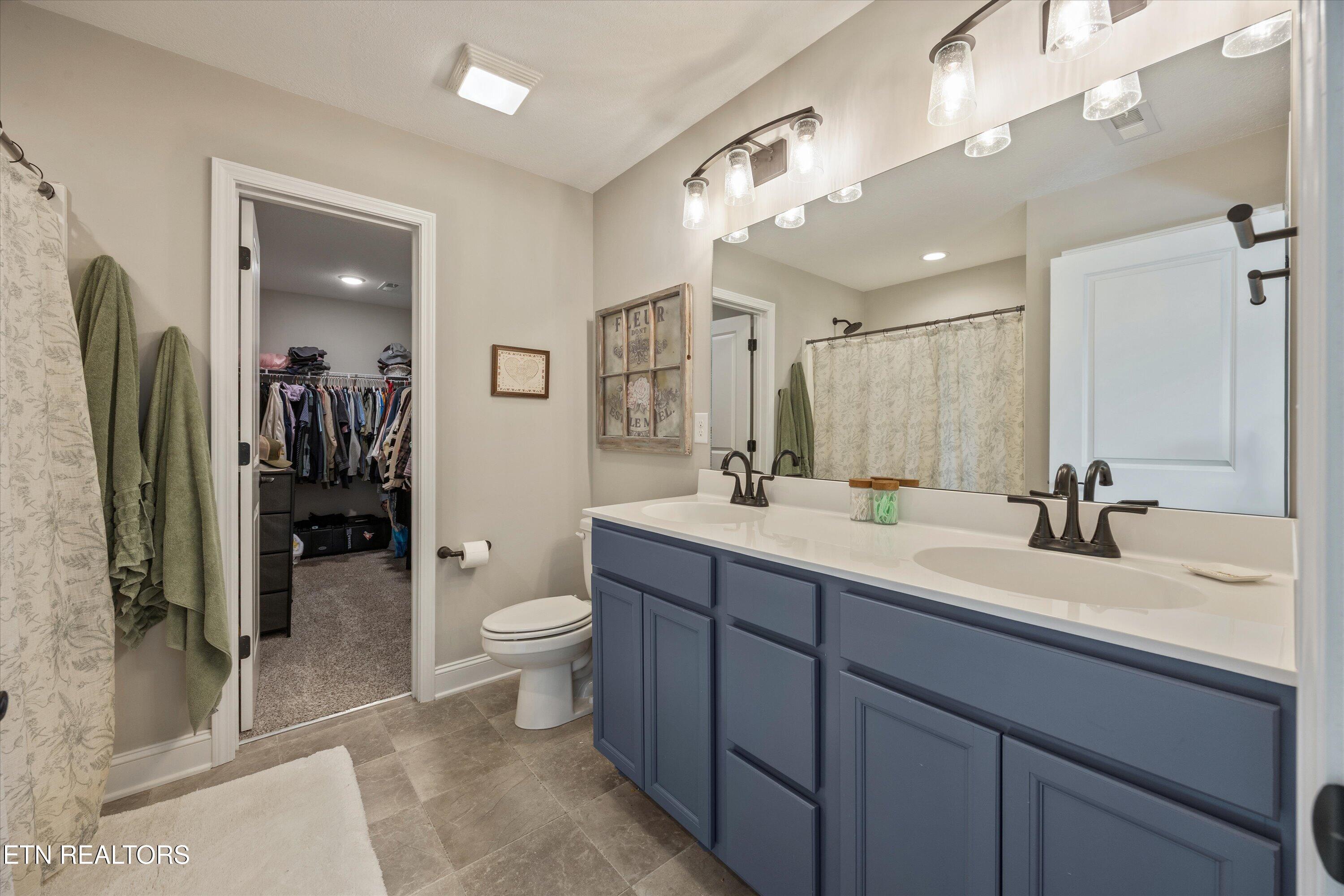 133 Songberry Street Oak Ridge, TN 37830 - Photo 29 of 37 Ensuite Bath