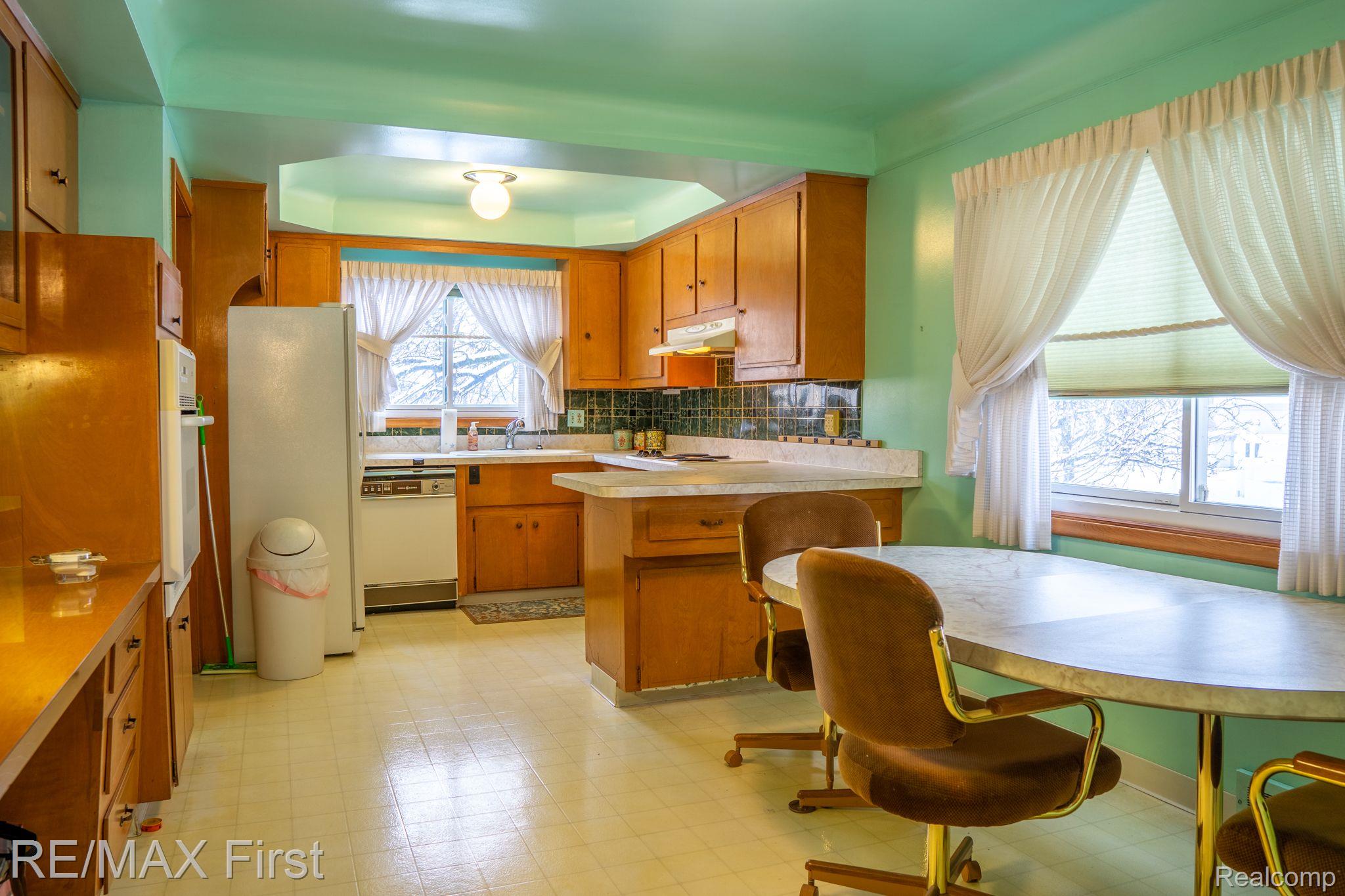 11573 Chicago Road Warren, MI 48093 - Photo 21 of 48 Gallery Image 21