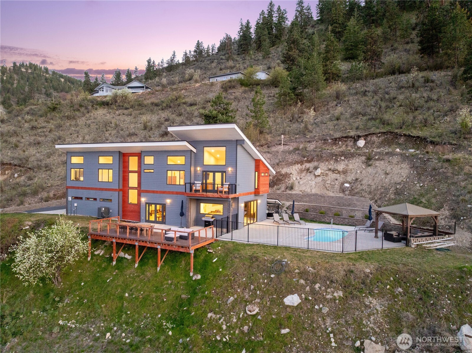 328 Quail Run Road Chelan, WA 98816 - Photo 2 of 40