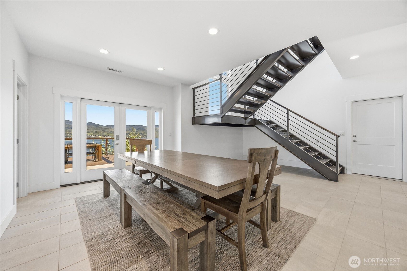328 Quail Run Road Chelan, WA 98816 - Photo 8 of 40