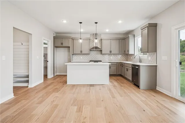 $559,950 | 838 Reed Drive, Raymore, MO 64083