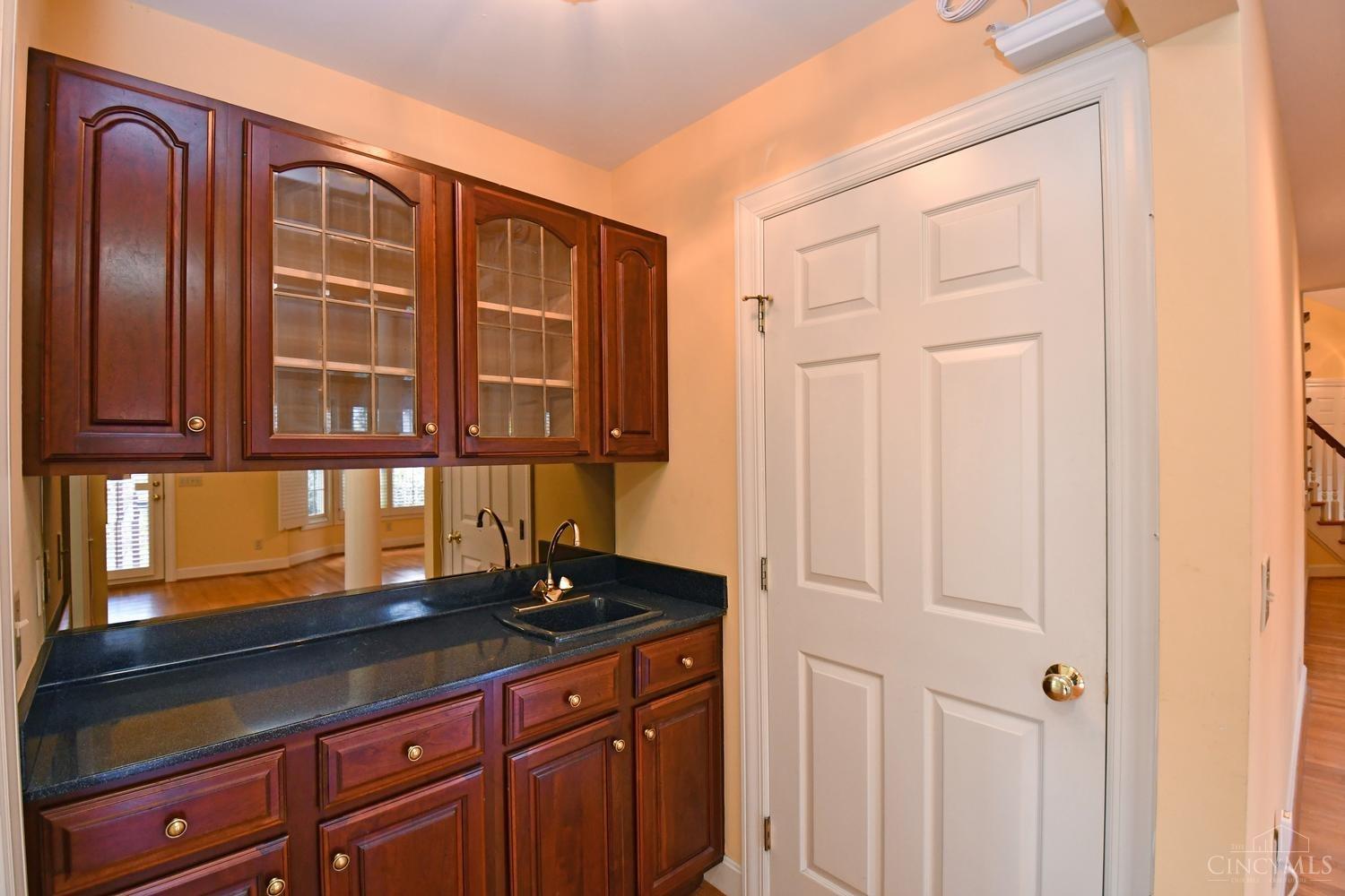 8849 Montgomery Road Cincinnati, OH 45236 - Photo 17 of 43