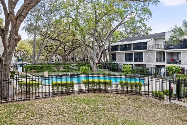 $1,600 | 14414 Reuter Strasse Circle, Unit 212, Tampa, FL 33613