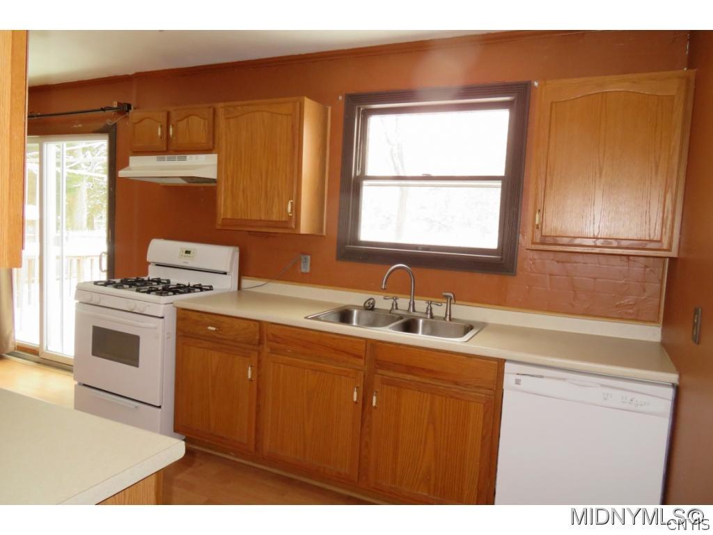 333 North Glen Road Rome, NY 13440 - Photo 5 of 12