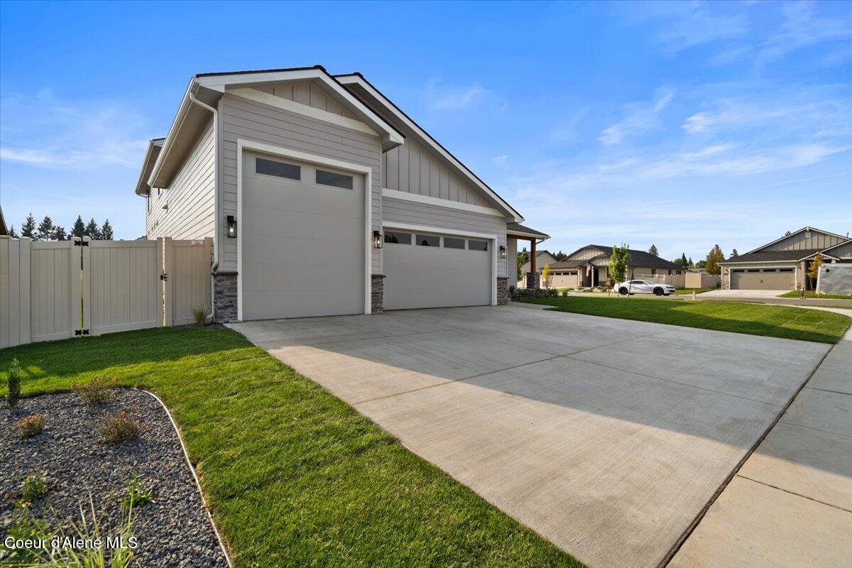 9262 Secretariat Lane Hayden, ID 83835 - Photo 3 of 51 Front of Home