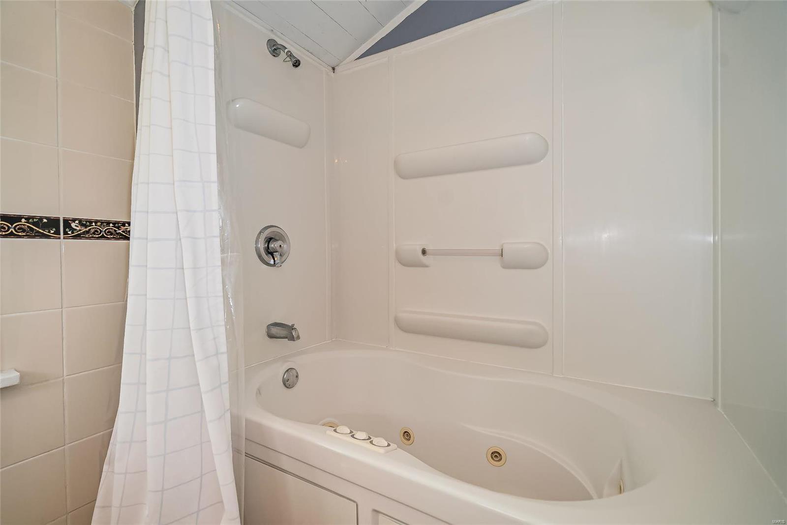 34 Mombert Drive Ballwin, MO 63021 - Photo 31 of 66 Gallery Image 31