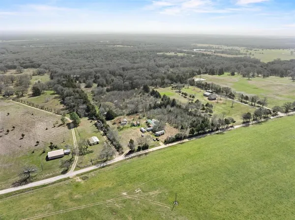 $850,000 | 1393 County Road 2250, Ivanhoe, TX 75447
