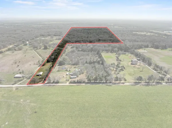 $850,000 | 1393 County Road 2250, Ivanhoe, TX 75447