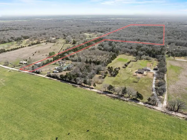 $850,000 | 1393 County Road 2250, Ivanhoe, TX 75447