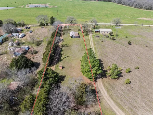 $850,000 | 1393 County Road 2250, Ivanhoe, TX 75447