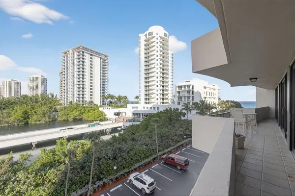 $489,000 | 4200 North Ocean Drive, Unit 2406, Singer Island, FL 33404