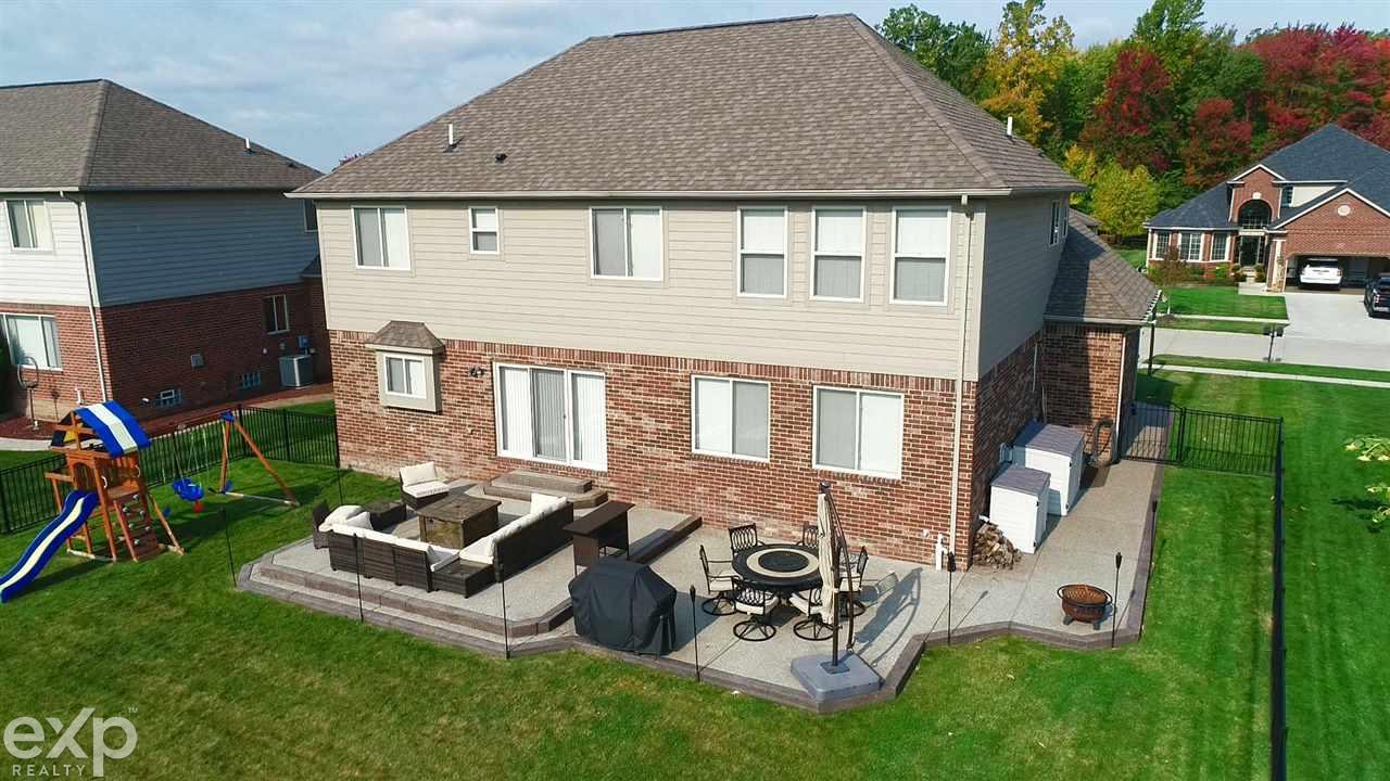 16136 Moore Park Road Macomb, MI 48044 - Photo 3 of 39 50026814-2.JPG