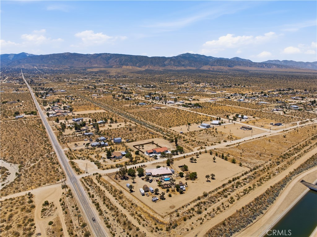 825 La Mesa Road Pinon Hills, CA 92372 - Photo 10 of 64