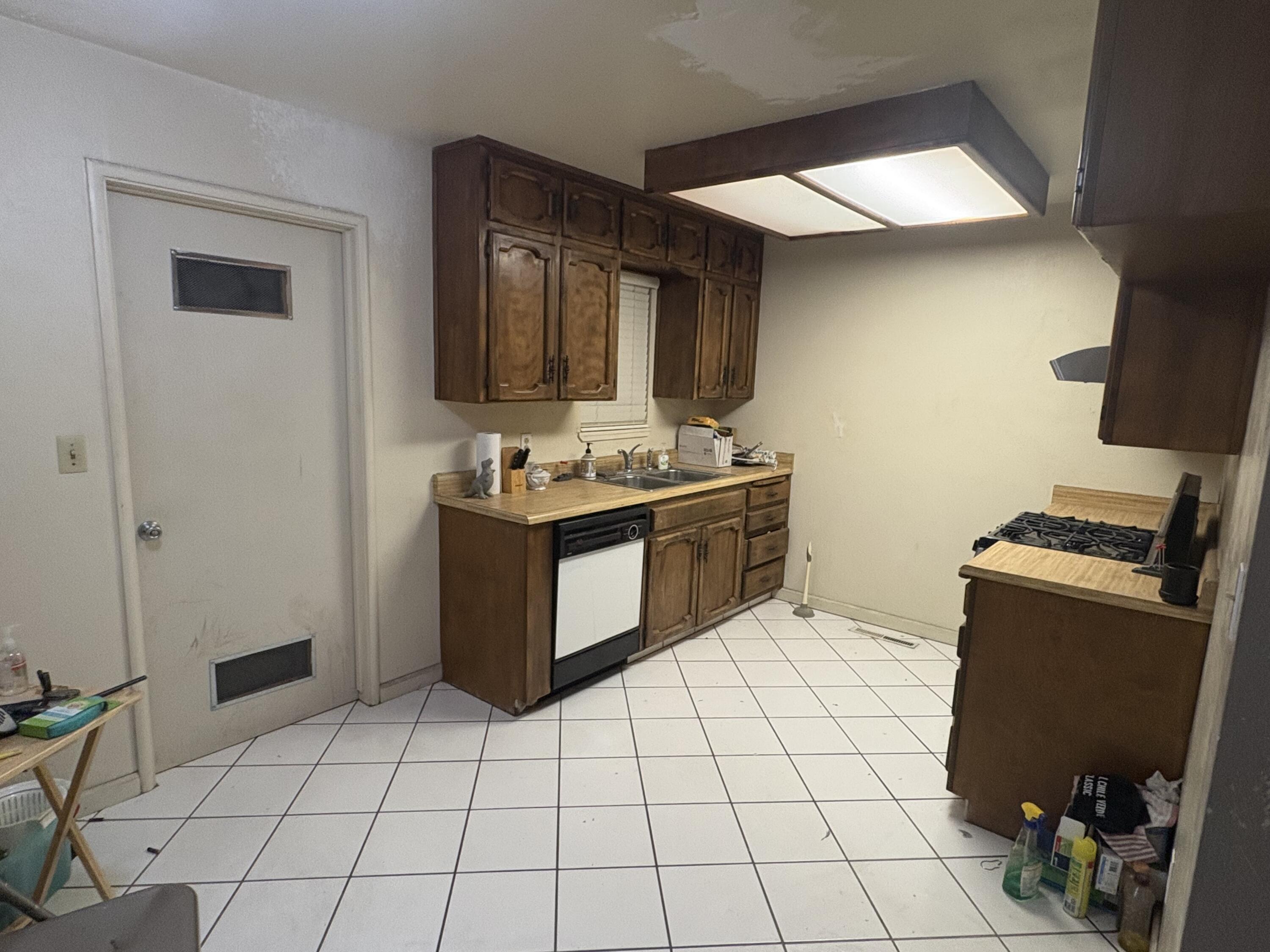 1109 West Riggin Avenue Visalia, CA 93291 - Photo 5 of 15 Dining area and kitchen combo