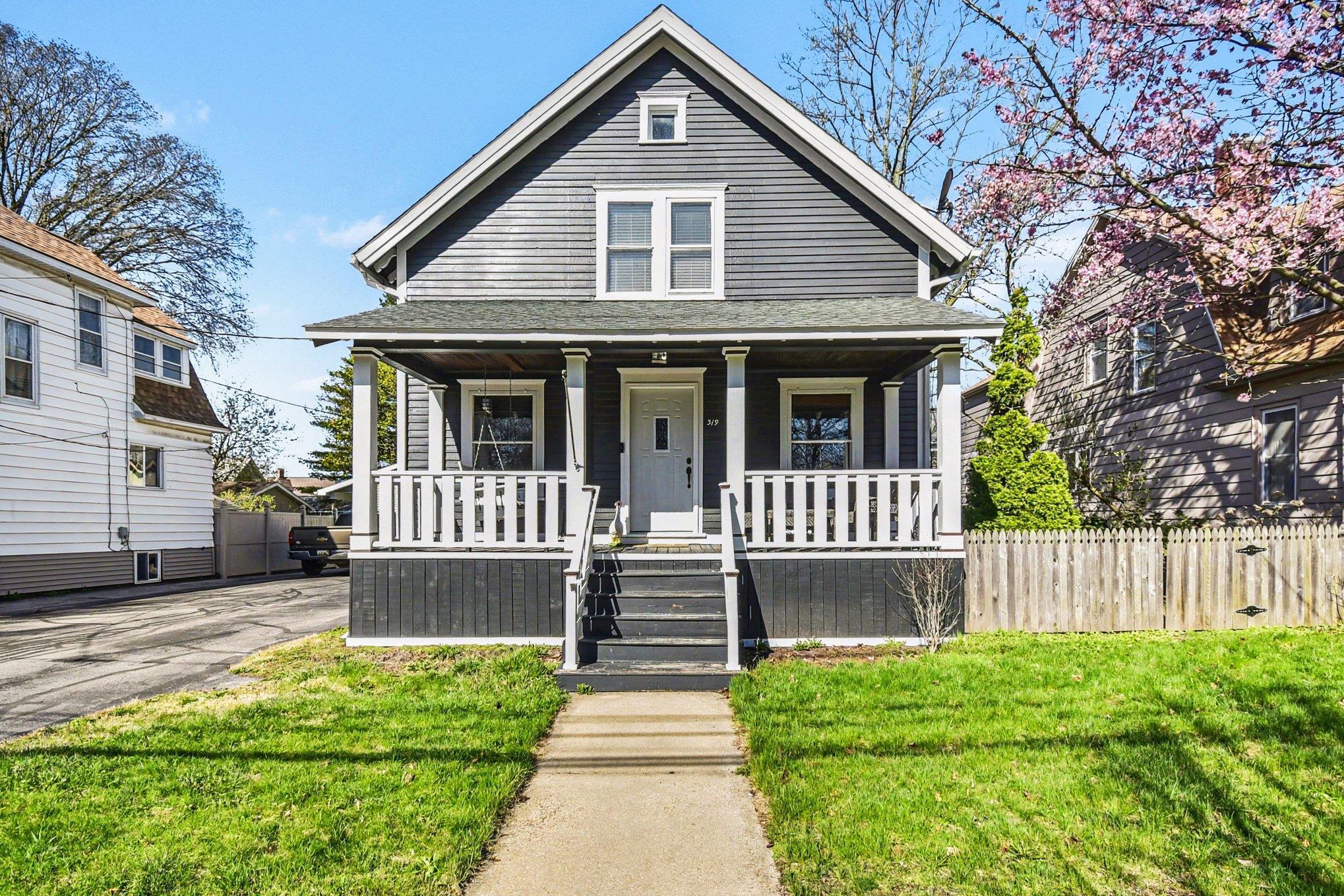 319 North Johnson Street Bay City, MI 48708 - Photo 1 of 24