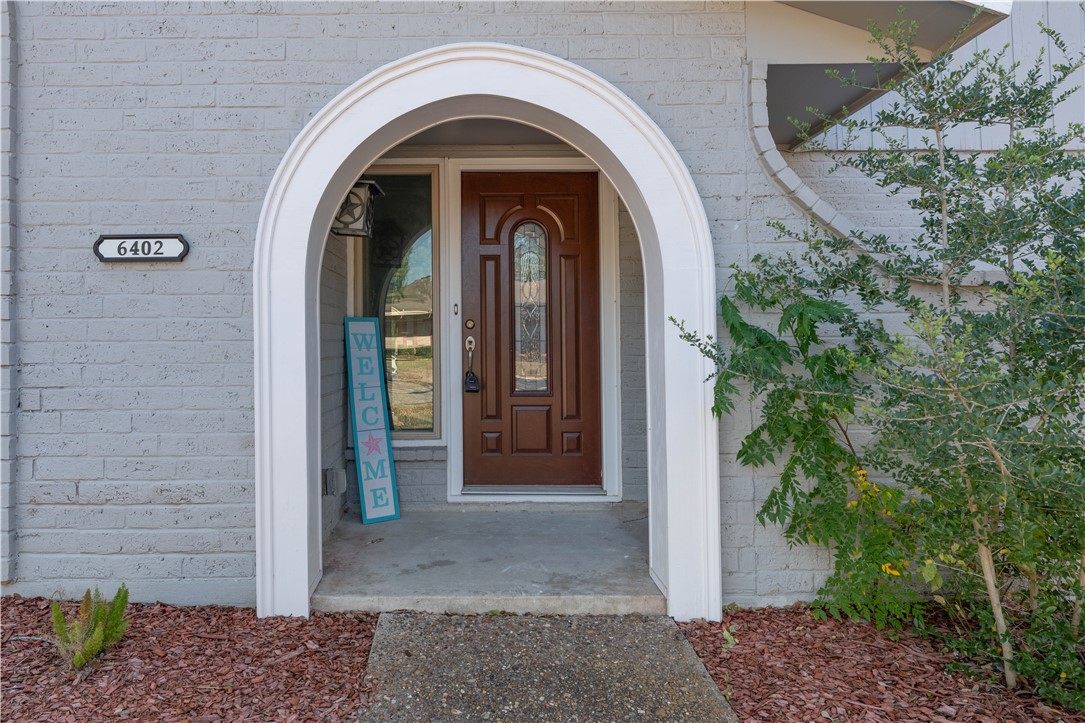 6402 Clearlake Circle Corpus Christi, TX 78413 - Photo 4 of 29 a view of a door of the house