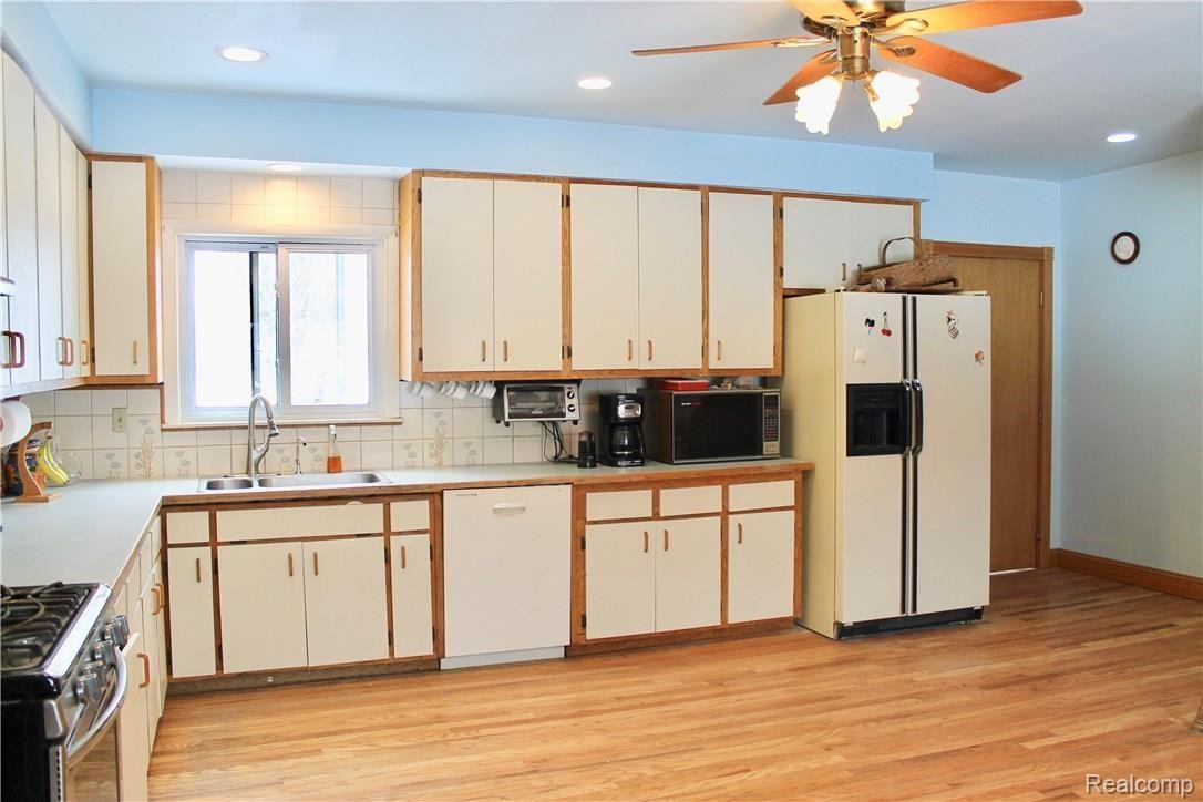 10100 Ridge Road Goodrich, MI 48438 - Photo 12 of 21 fullsizeoutput_27.jpeg
