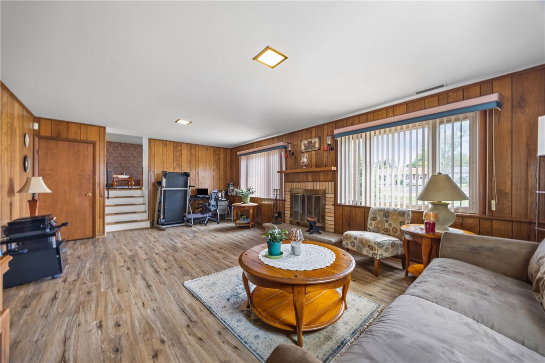 744 English Road Greece, NY 14616 - Photo 14 of 36