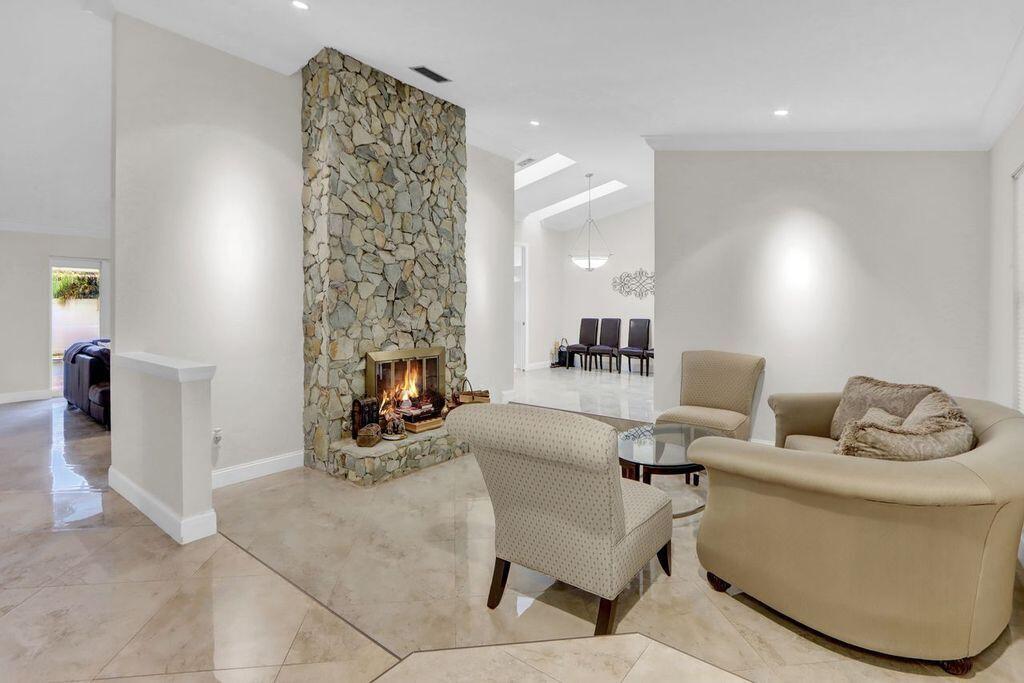 2665 Northwest 41st Street Boca Raton, FL 33434 - Photo 4 of 21 Living Room - 1