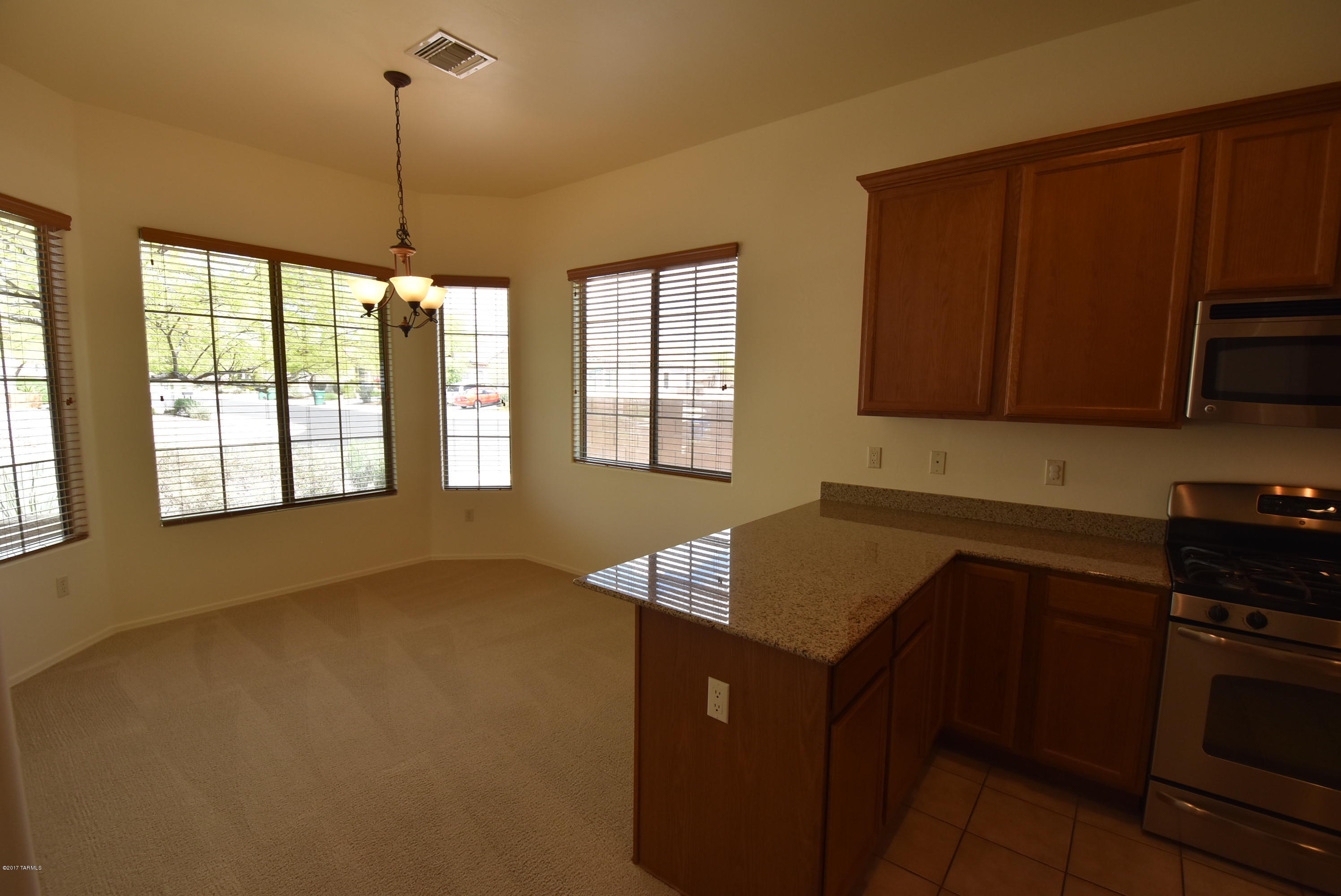 12823 Bloomington Loop Tucson, AZ 85755 - Photo 5 of 39