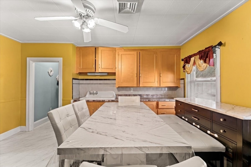 85 Maynard Street Pawtucket, RI 02860 - Photo 25 of 34