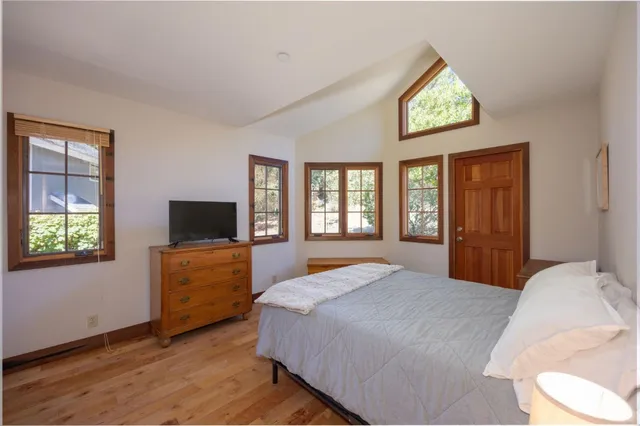 $1,595,000 | 401 Avenue Del Oro, El Granada, CA 94019