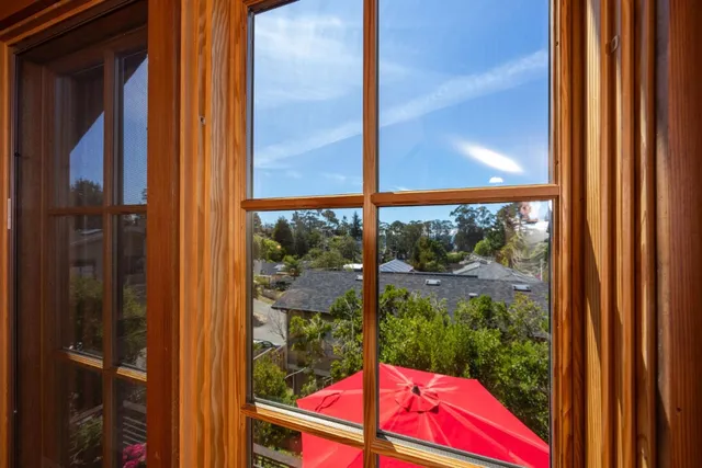 $1,595,000 | 401 Avenue Del Oro, El Granada, CA 94019