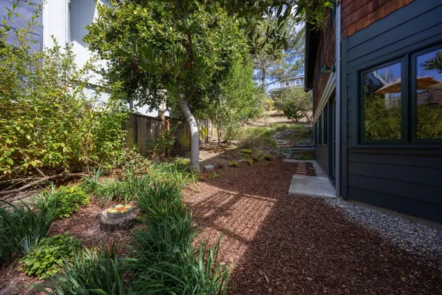 $1,595,000 | 401 Avenue Del Oro, El Granada, CA 94019