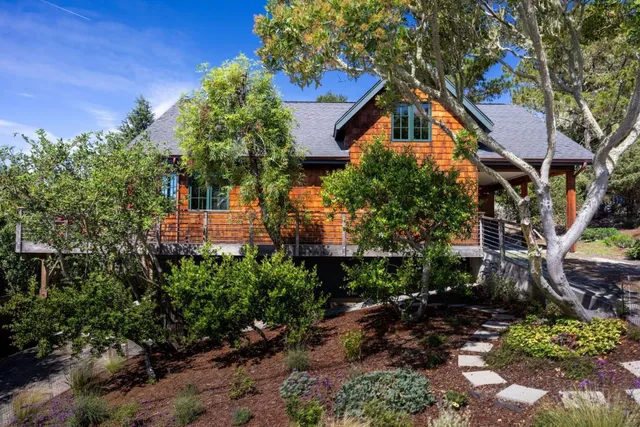$1,595,000 | 401 Avenue Del Oro, El Granada, CA 94019