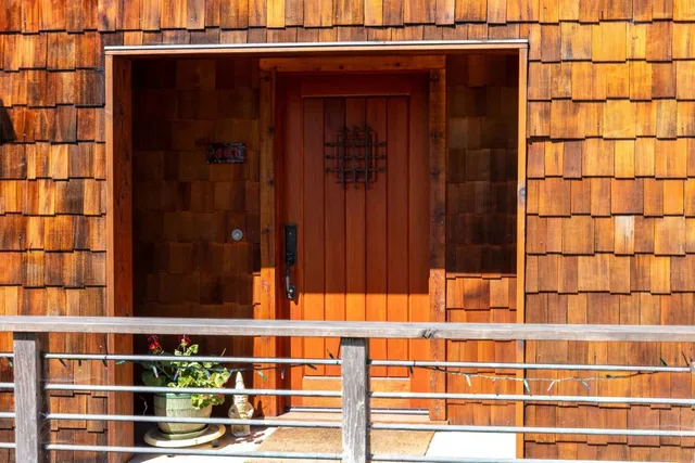 $1,595,000 | 401 Avenue Del Oro, El Granada, CA 94019