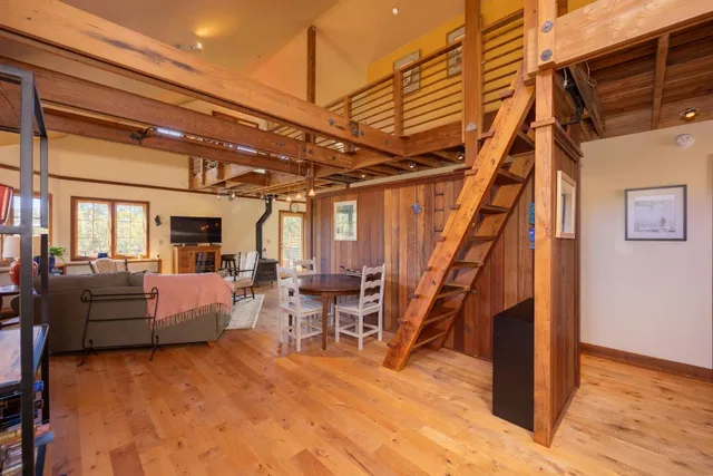 $1,595,000 | 401 Avenue Del Oro, El Granada, CA 94019