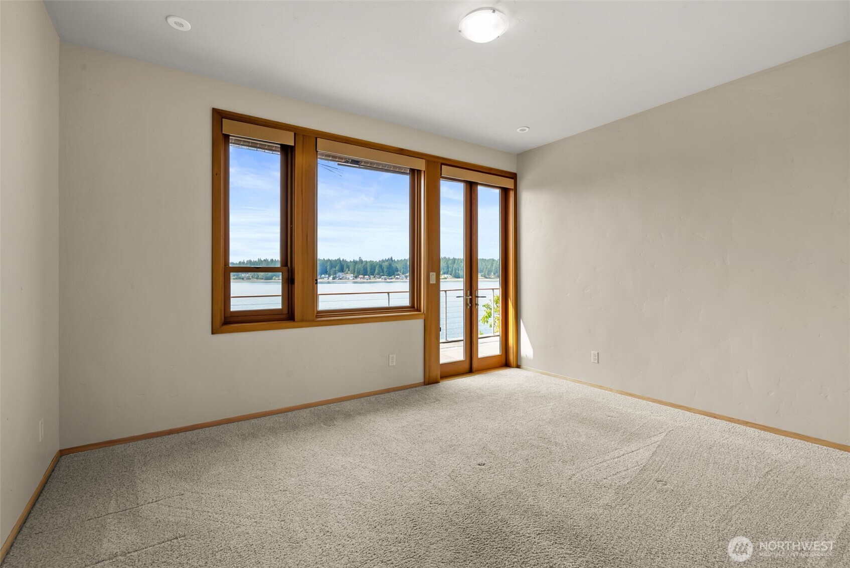 7627 Cooper Point Road Northwest Olympia, WA 98502 - Photo 25 of 39 Gallery Image 25