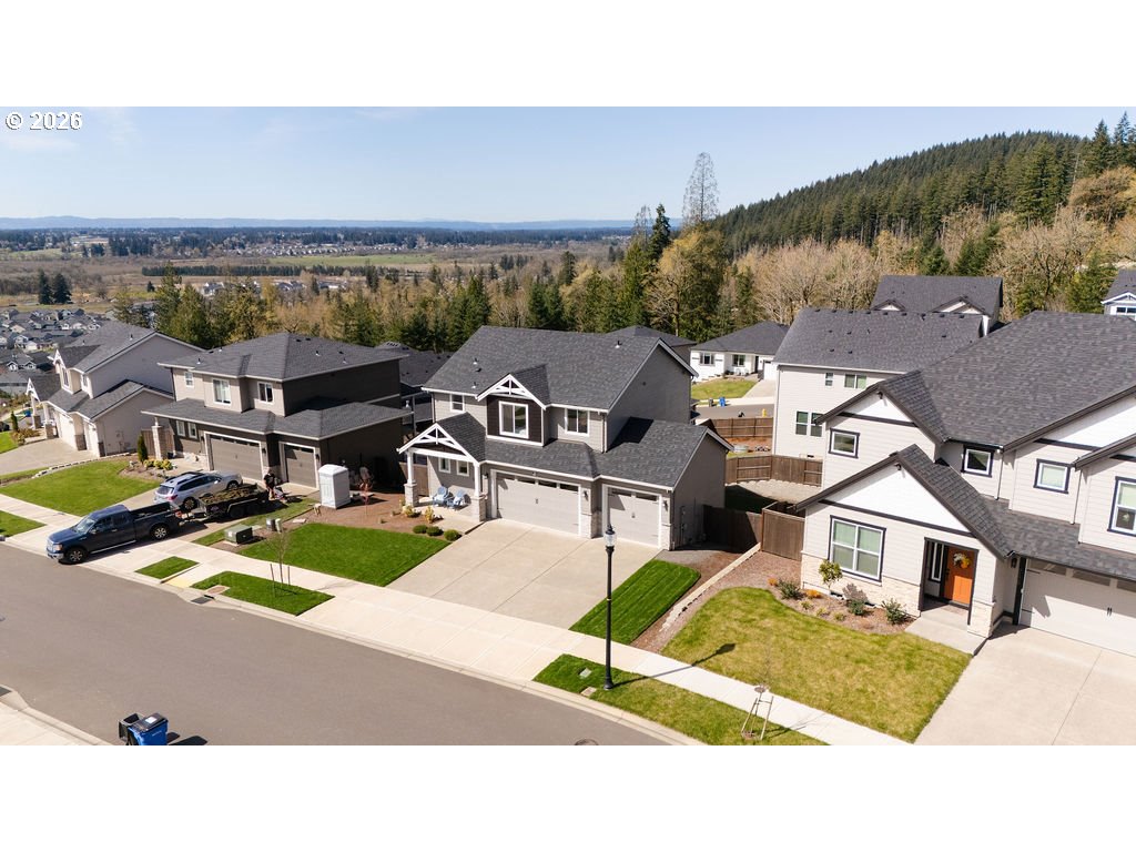 9149 North Hargrave Street Camas, WA 98607 - Photo 31 of 36 a picture of houses with outdoor space and city view