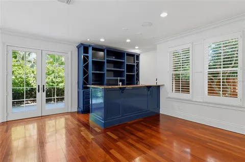 $2,250,000 | 1124 Seville Lane Northeast, St. Petersburg, FL 33704