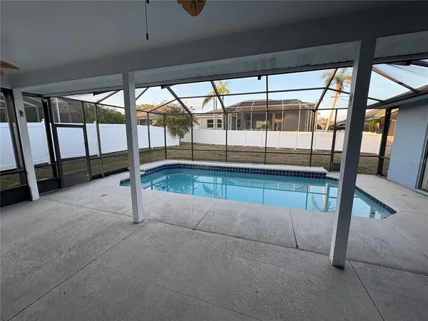 $460,000 | 2810 Highview Bend, Lakeland, FL 33812