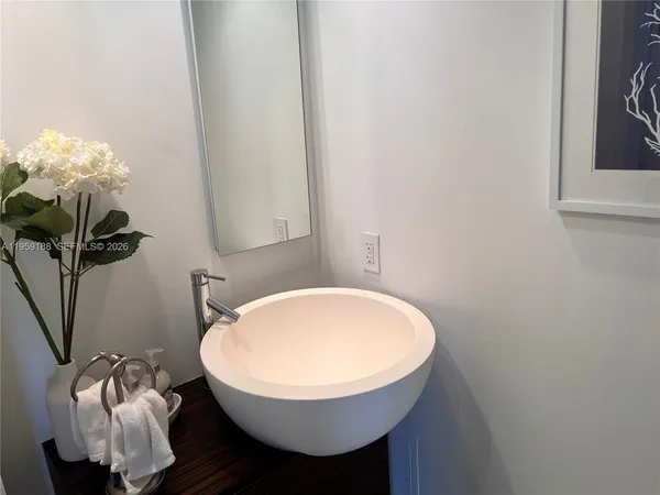 $11,000 | 18671 Collins Avenue, Unit 601, Sunny Isles Beach, FL 33160