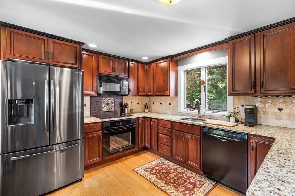 4 Mor Way Barnstable, MA 02648 - Photo 11 of 40