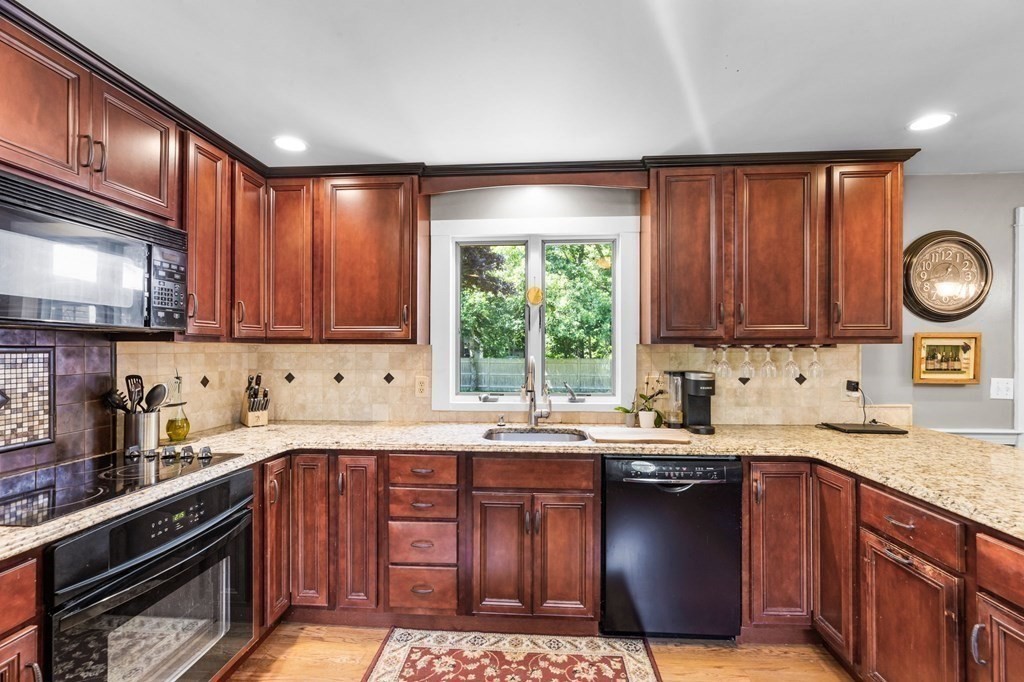 4 Mor Way Barnstable, MA 02648 - Photo 14 of 40