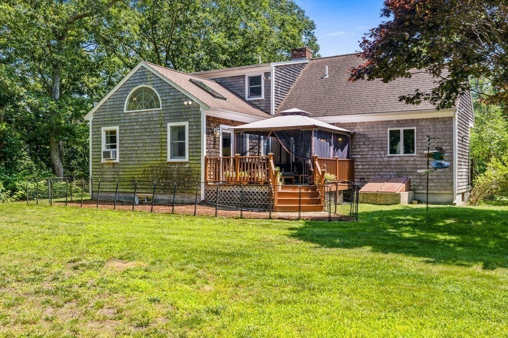4 Mor Way Barnstable, MA 02648 - Photo 3 of 40
