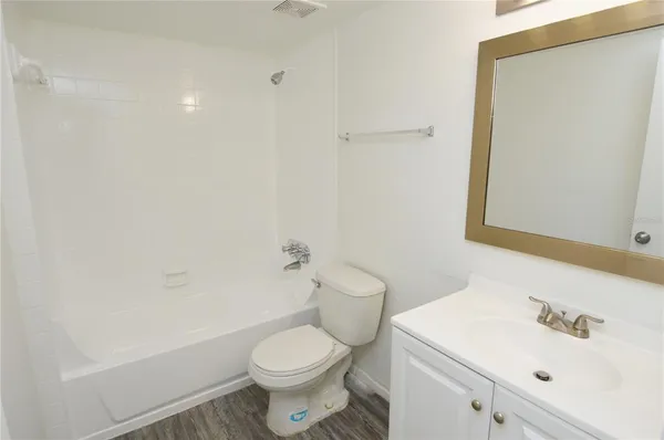 $1,599 | 5006 Moro Manor Drive, Unit 305, Tampa, FL 33617