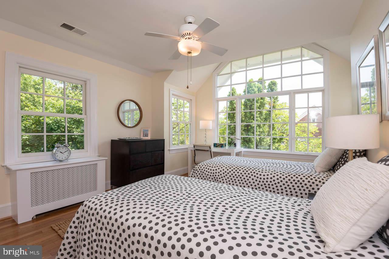 4330 37th Street Northwest Washington, DC 20008 - Photo 24 of 48