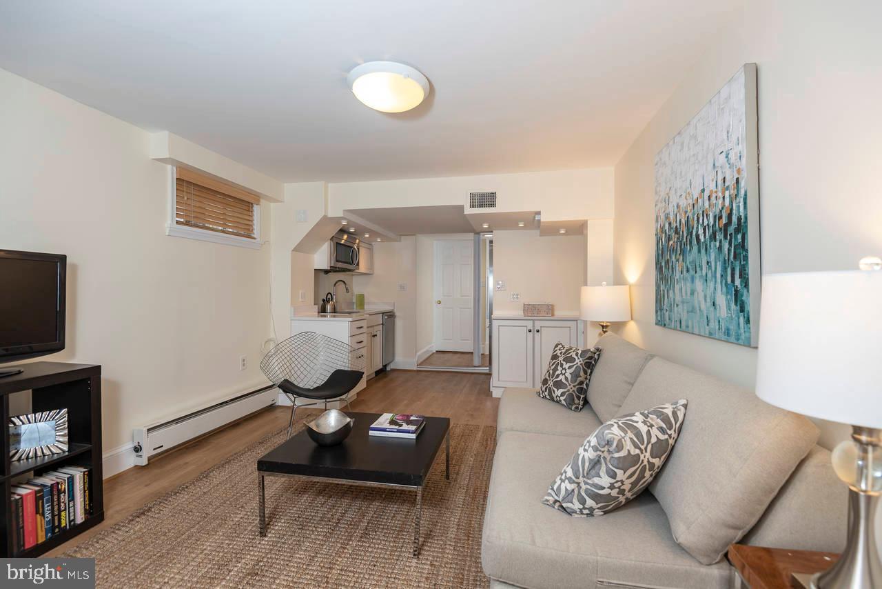 4330 37th Street Northwest Washington, DC 20008 - Photo 37 of 48 LowLev bedroom suite- guest, nanny, in-law, rent?