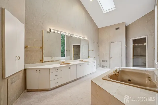 $3,325,000 | 951 Scioto Drive, Franklin Lakes, NJ 07417