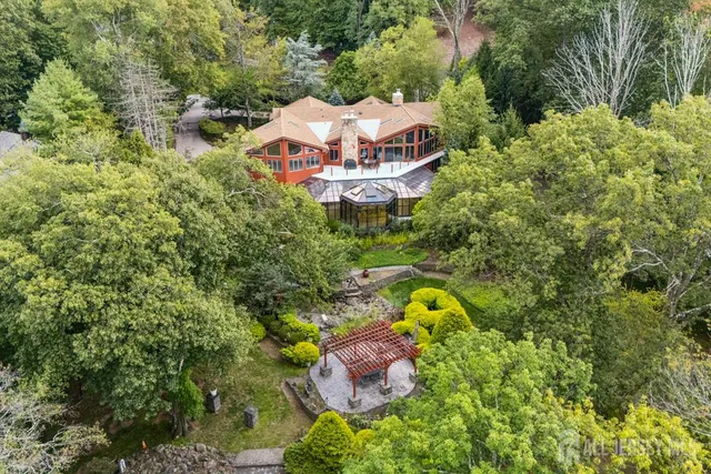 $3,325,000 | 951 Scioto Drive, Franklin Lakes, NJ 07417