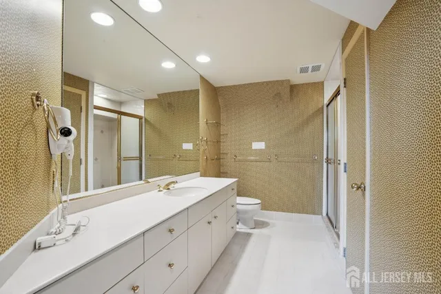 $3,325,000 | 951 Scioto Drive, Franklin Lakes, NJ 07417