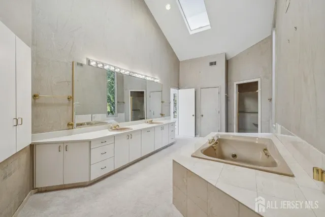 $3,325,000 | 951 Scioto Drive, Franklin Lakes, NJ 07417