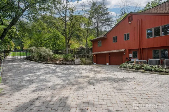 $3,325,000 | 951 Scioto Drive, Franklin Lakes, NJ 07417