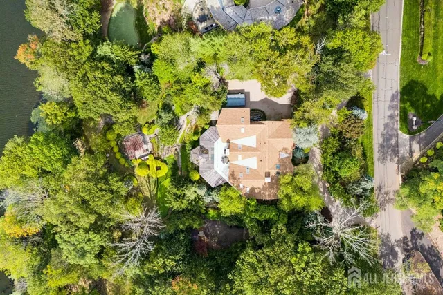 $3,325,000 | 951 Scioto Drive, Franklin Lakes, NJ 07417