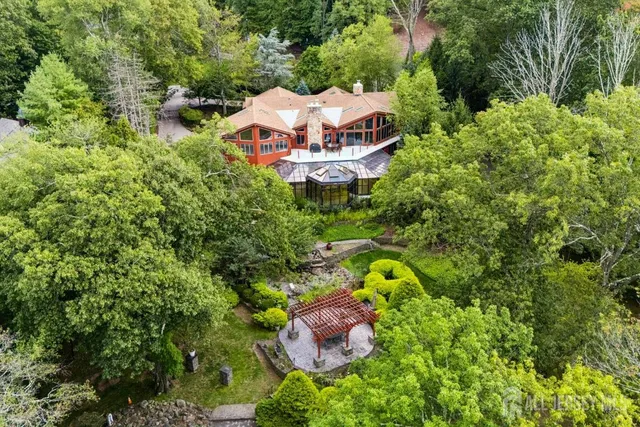 $3,325,000 | 951 Scioto Drive, Franklin Lakes, NJ 07417