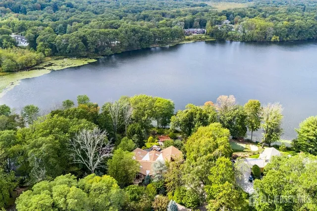 $3,325,000 | 951 Scioto Drive, Franklin Lakes, NJ 07417